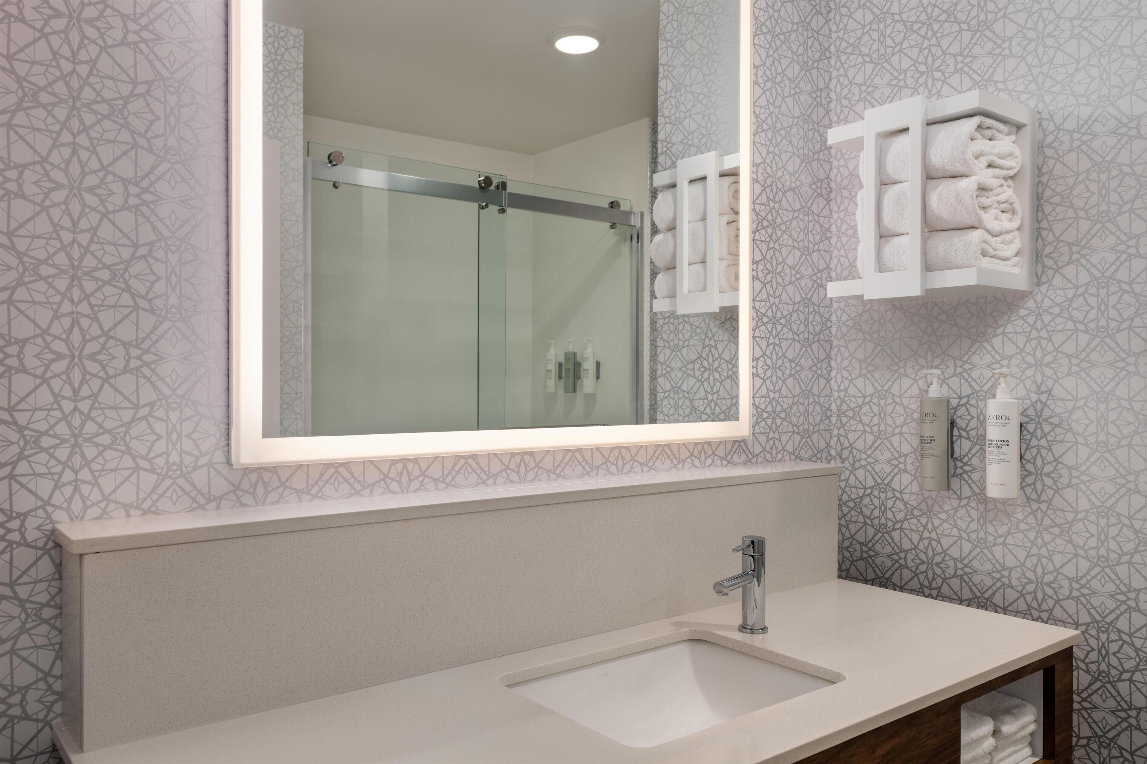 One King Bed | Bathroom