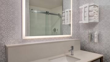 One King Bed | Bathroom