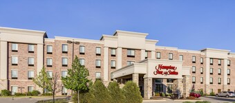 Hampton Inn & Suites West Bend