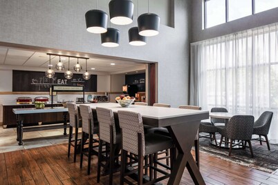 Hampton Inn & Suites West Bend