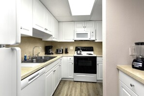 Stadtwohnung, 2 Schlafzimmer | Eigene Küche | Kühlschrank, Mikrowelle, Ofen, Herdplatte