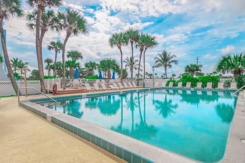 Outdoor pool, sun loungers