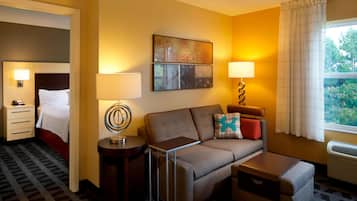 1 bedroom, premium bedding, in-room safe, desk