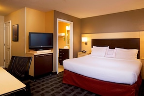 Premium bedding, in-room safe, desk, laptop workspace