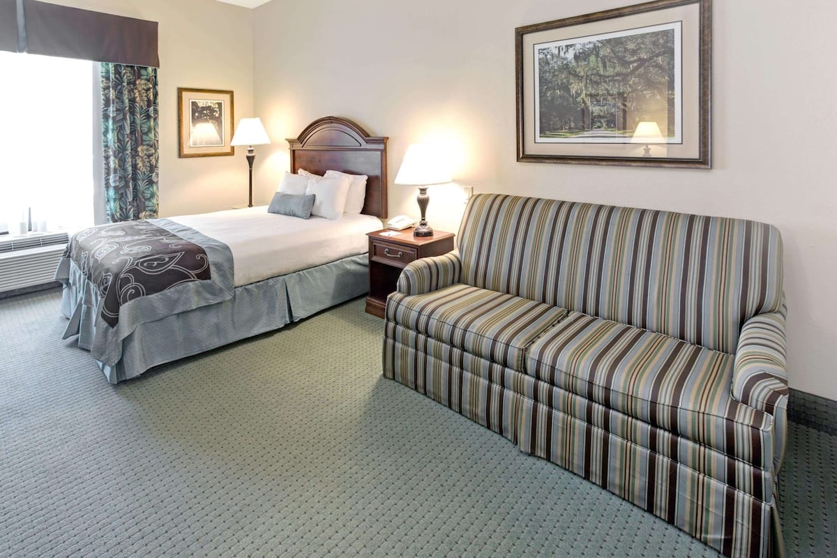 In-room safe, desk, laptop workspace, blackout curtains