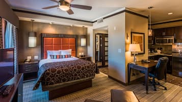 Studio Suite, Kitchen | 1 bedroom, in-room safe, desk, laptop workspace