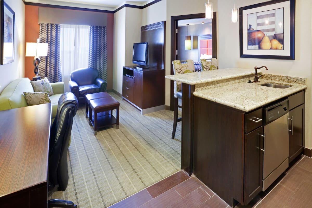 Suite, 1 Bedroom, Kitchen | In-room safe, desk, laptop workspace, blackout curtains
