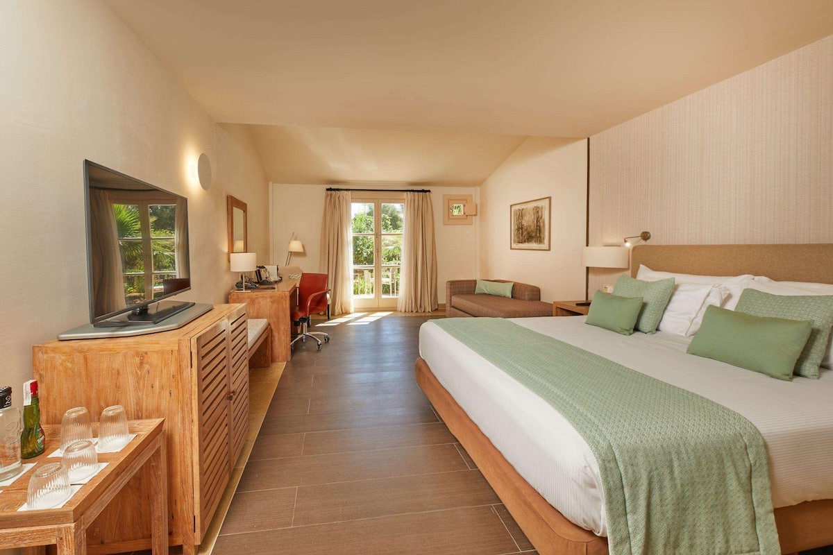 1 habitación, ropa de cama de alta calidad y minibar