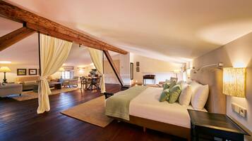 1 bedroom, premium bedding, minibar, in-room safe