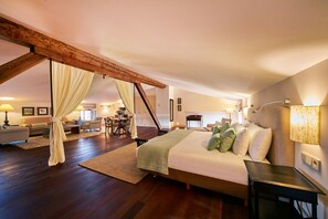 1 bedroom, premium bedding, minibar, in-room safe