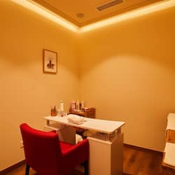 Sauna, vasca idromassaggio, trattamenti per il corpo