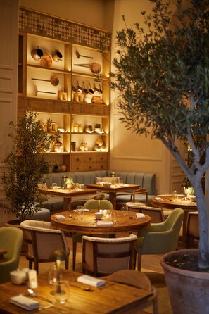 4 restaurants; breakfast, lunch, and dinner served - Zoetry Mallorca Wellness & Spa (Llucmajor)