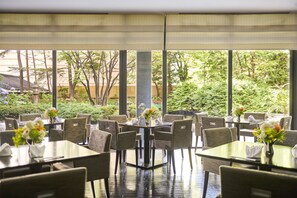 4 restaurants, breakfast, lunch, dinner served; French cuisine 