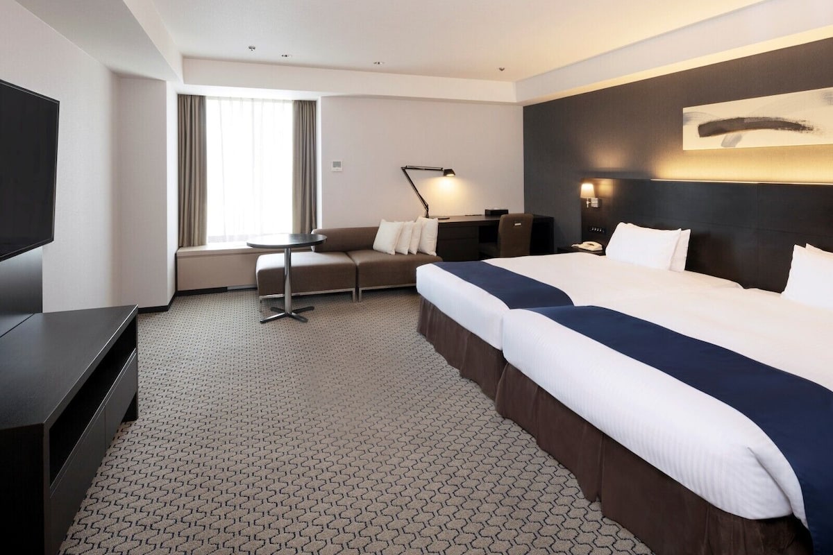 Habitación con 2 camas individuales, para no fumadores (Executive Floor,largeHollywood,lounge) | Edredón, muebles diferentes, cortinas blackout y wifi gratis