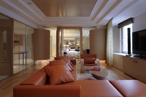 Suite Presidensial, Bebas Asap Rokok (Grand in Grand,lounge access) | Ruang keluarga | TV layar datar