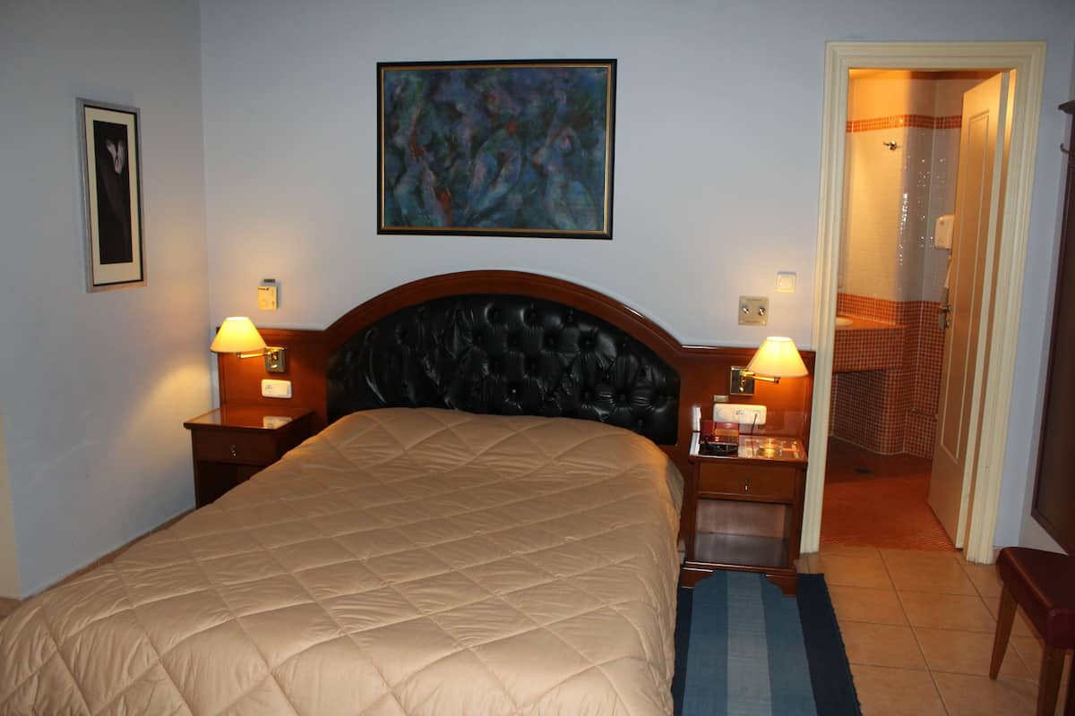 Desk, iron/ironing board, free cots/infant beds, free WiFi