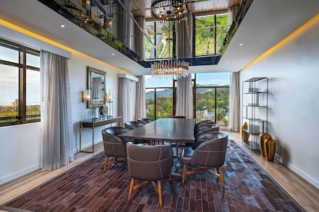 Royal Suite, 1 King Bed (Island) | In-room safe, desk, laptop workspace, soundproofing. The BRIX, Autograph Collection