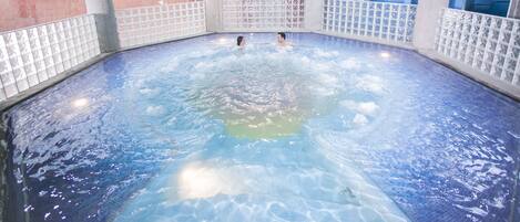 Bain à remous, soins corporels, soins d'hydrothérapie