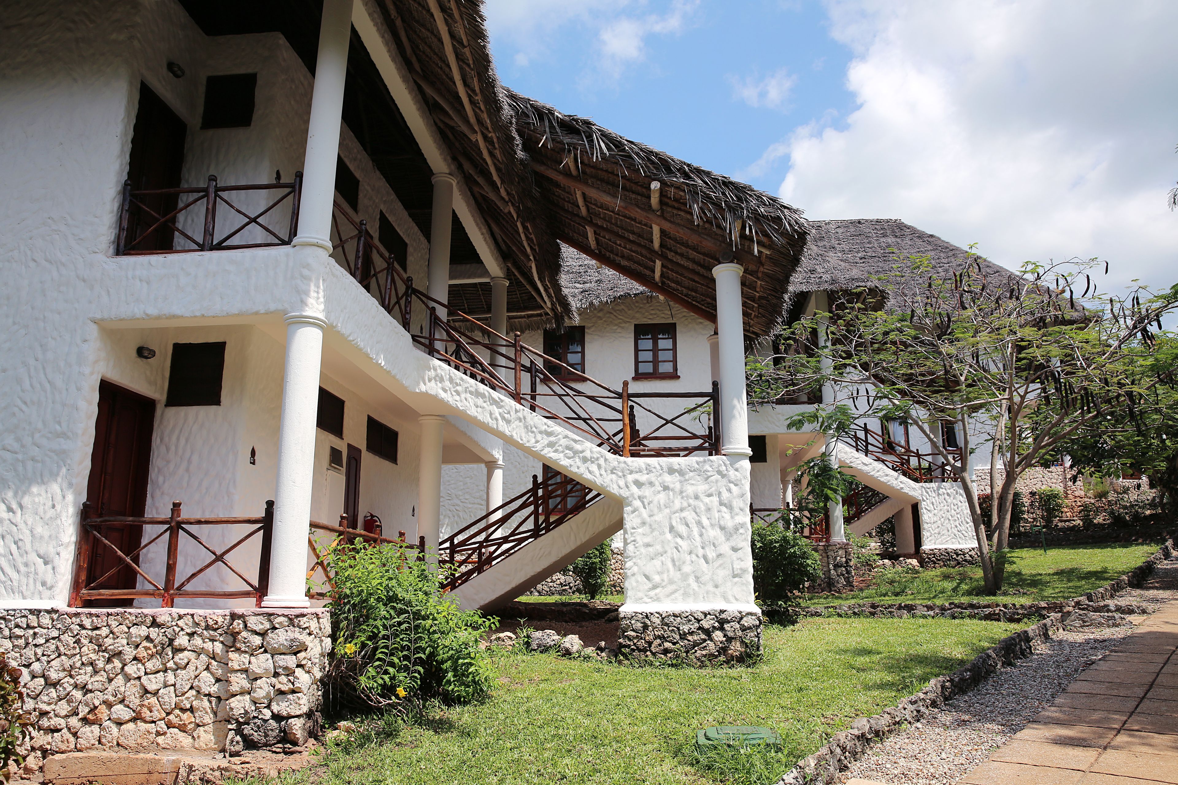 superior garden view room | 1 bedroom, minibar, in-room safe, desk