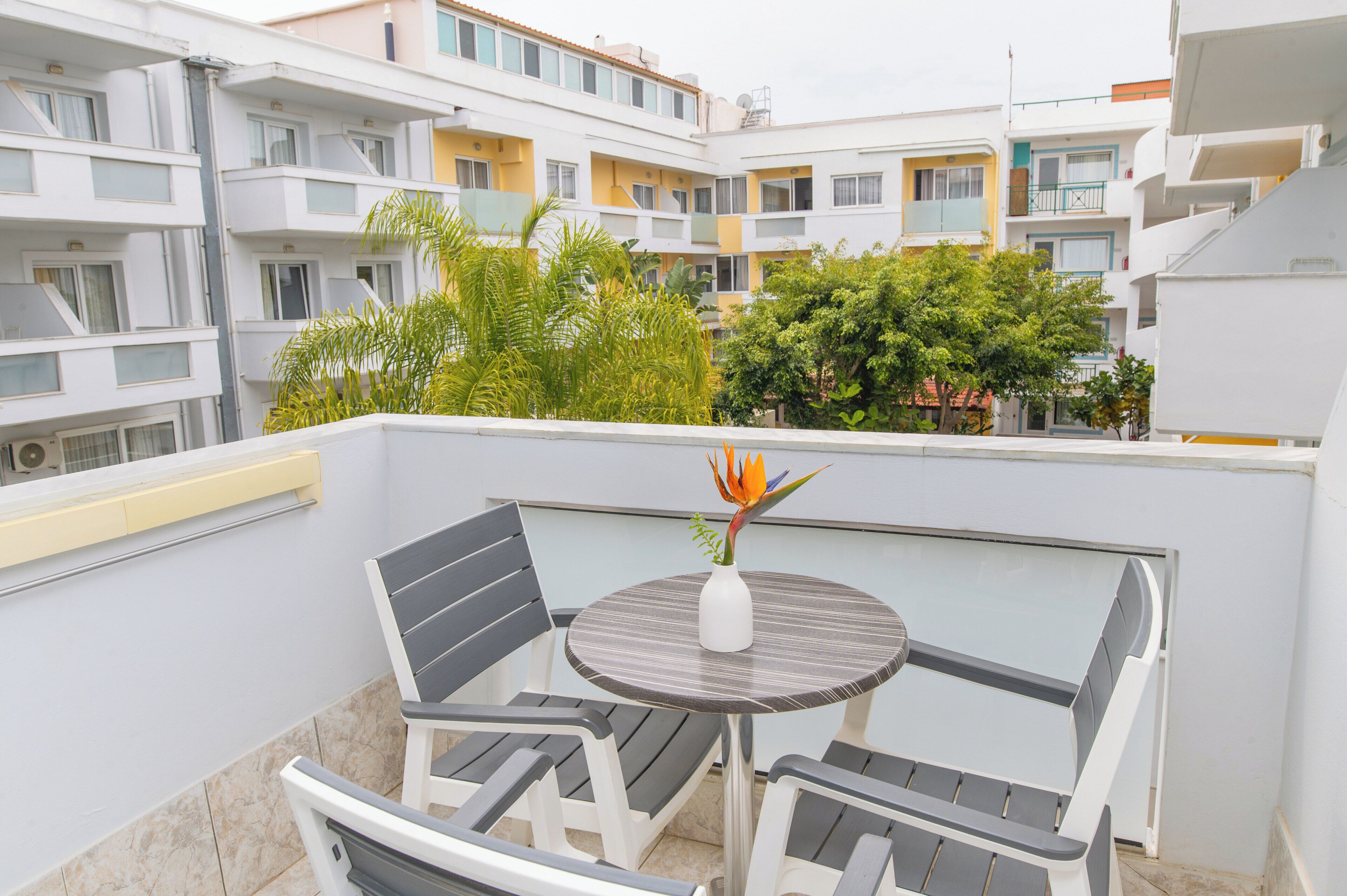 Superior Loft | Coffres-forts dans les chambres, bureau, Wi-Fi gratuit, draps fournis