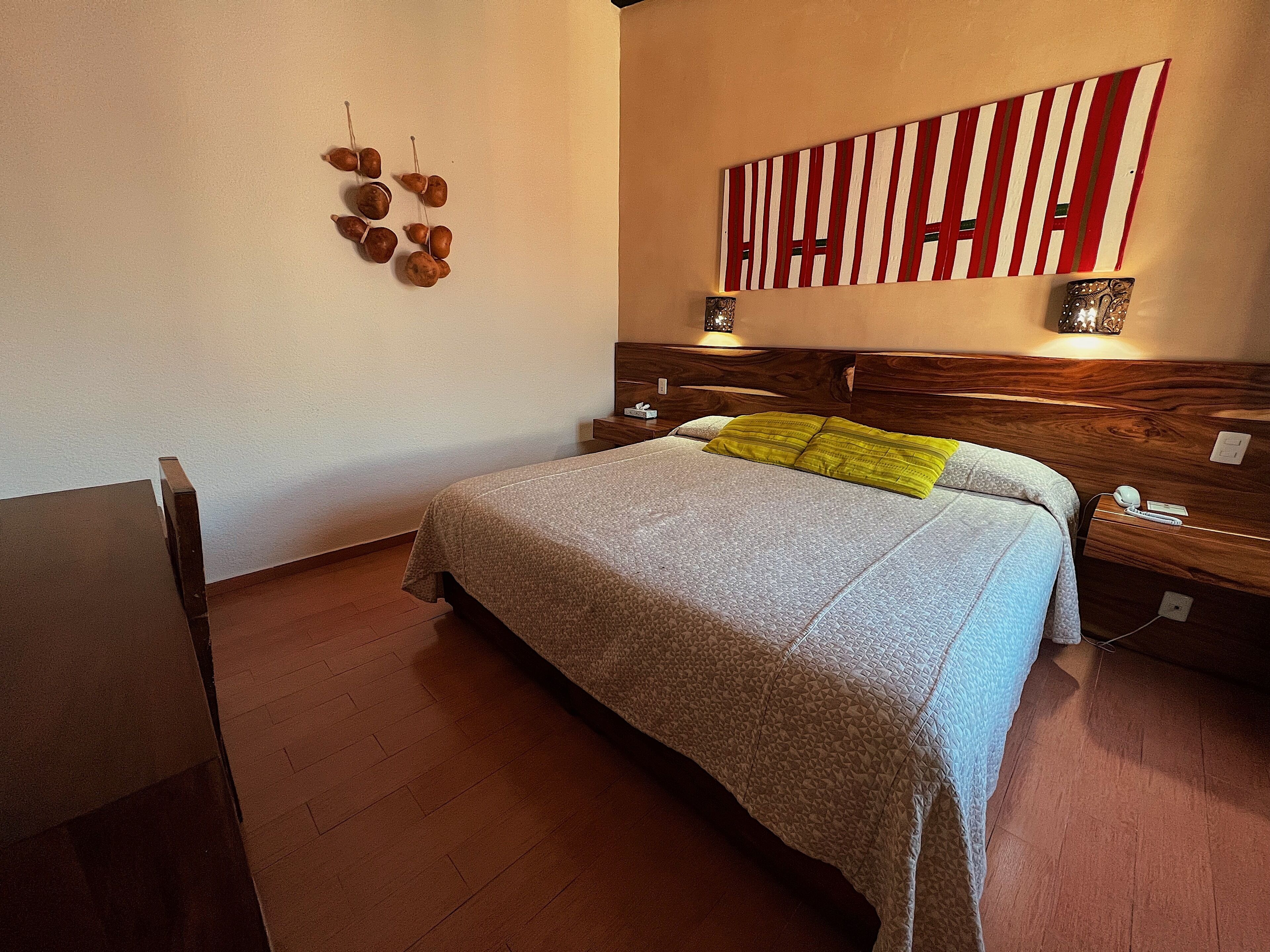 standard room, 1 king bed | 1 bedroom, premium bedding, in-room safe, free wifi