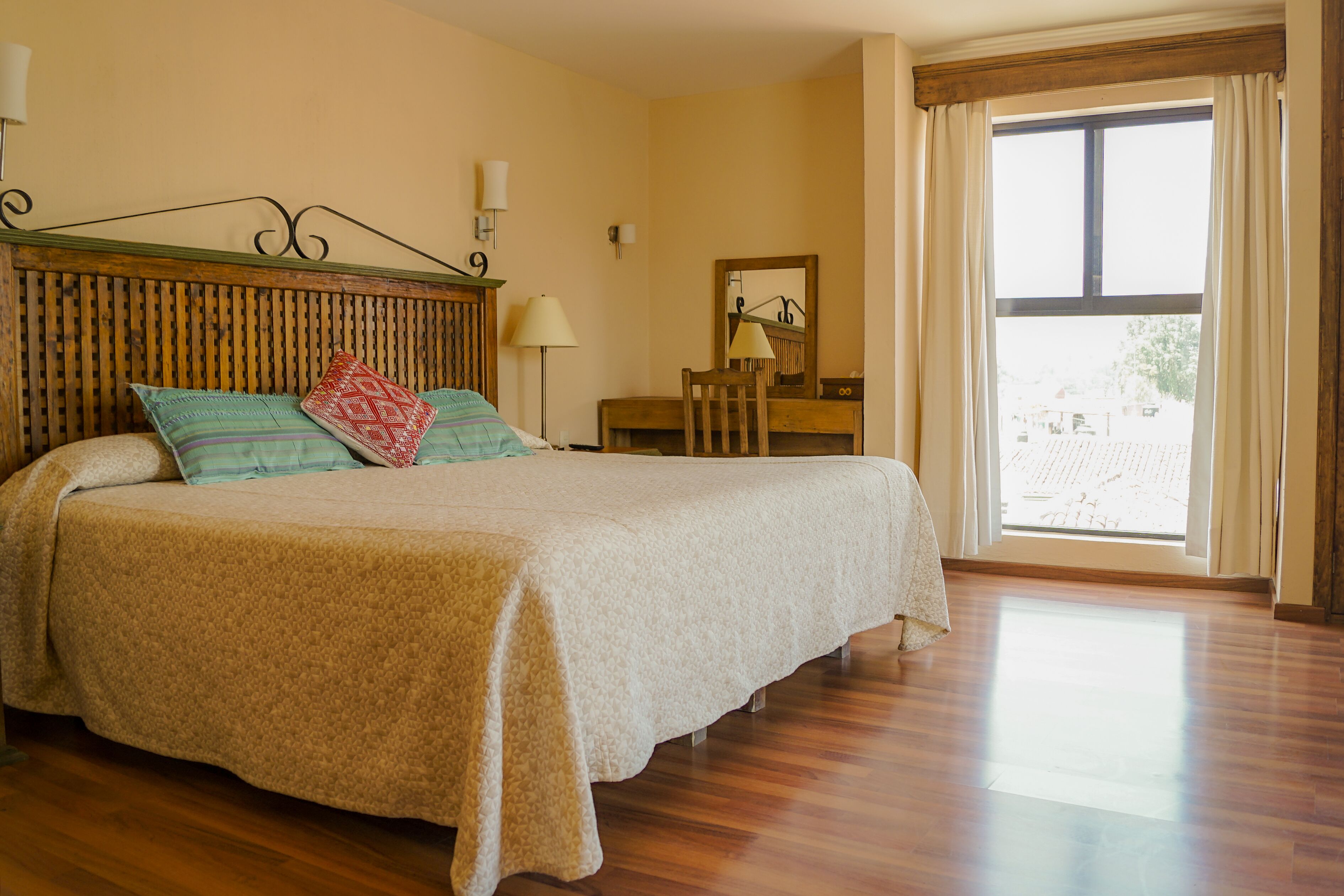 standard room, 1 king bed | 1 bedroom, premium bedding, in-room safe, free wifi