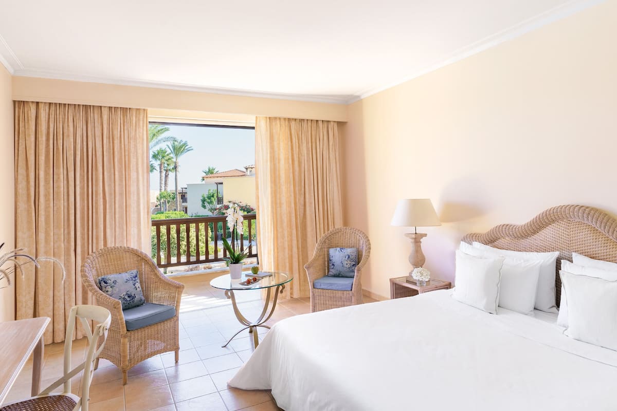 Bungalow Sharing Pool | Hochwertige Bettwaren, Minibar, Zimmersafe, Schreibtisch