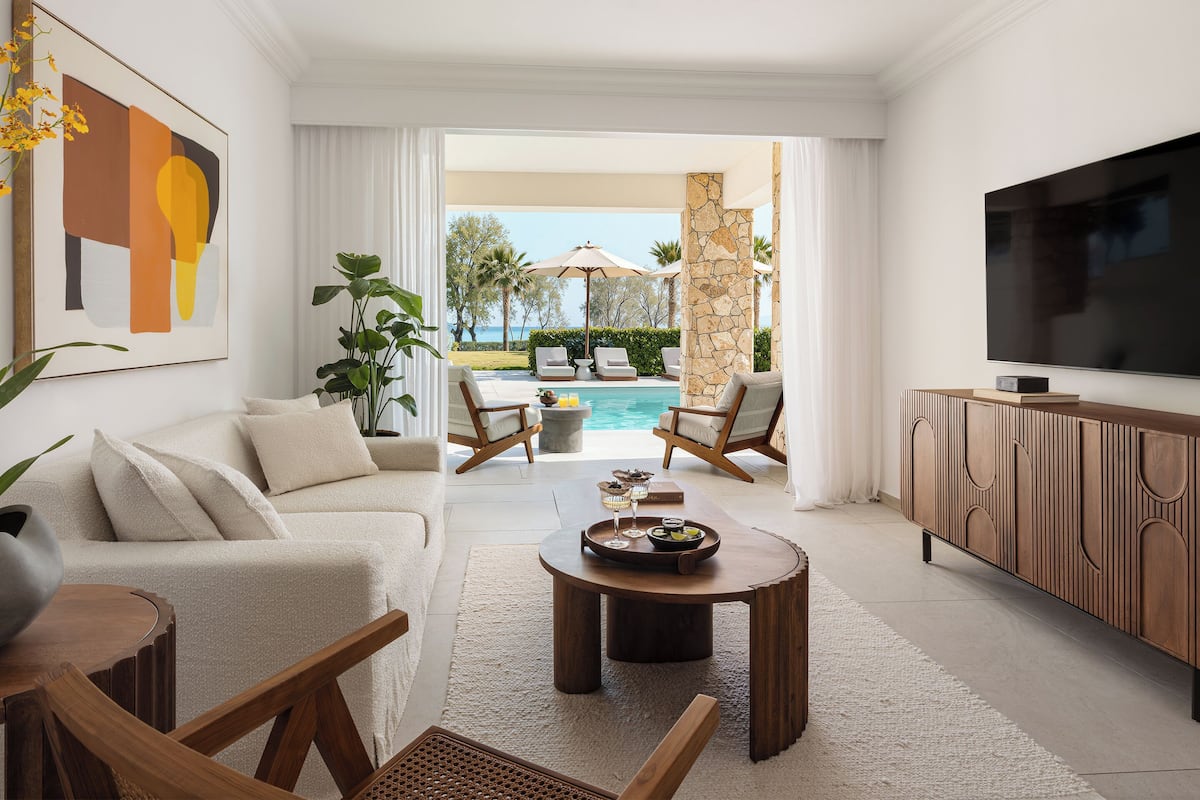 Luxury Family Suite Sea View, Private Pool | Literie de qualité supérieure, minibar, coffres-forts dans les chambres