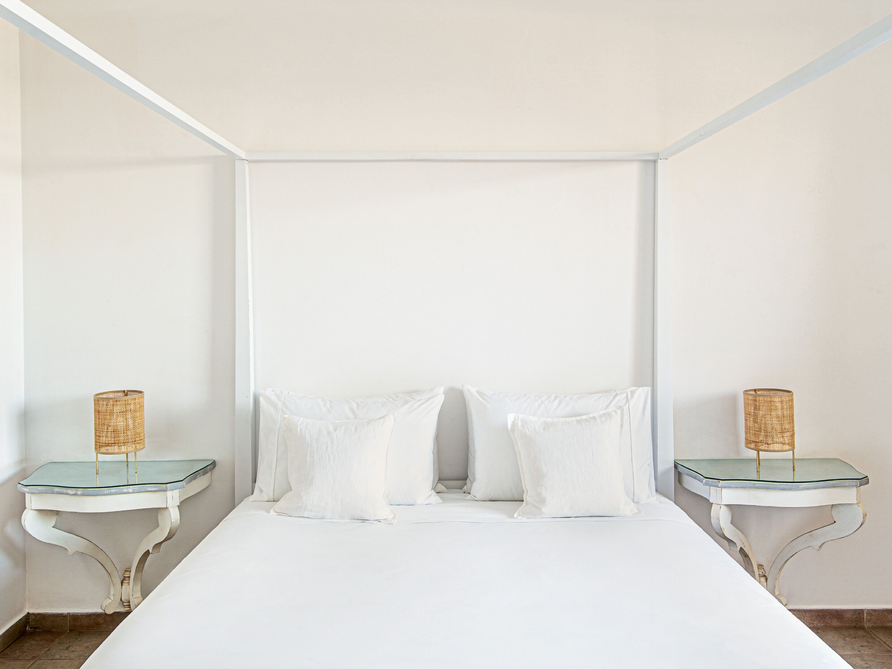 Ropa de cama de alta calidad y minibar 