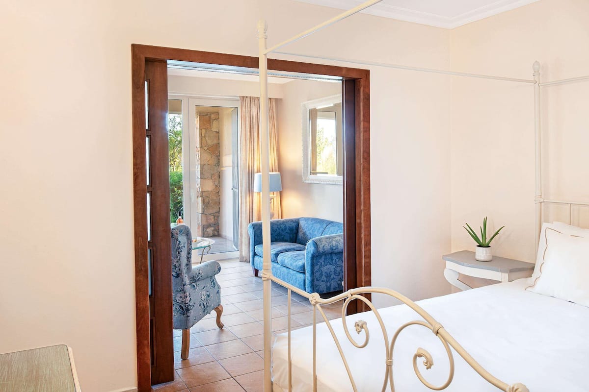 Junior Bungalow Suite | 1 bedroom, premium bedding, minibar, in-room safe