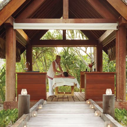 Couples treatment rooms, sauna, hot tub, steam room, body treatments
