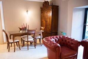 Flat-screen TV - Etnea suite 668 (Catania)