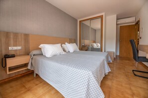 C - Habitación doble | Badezimmer