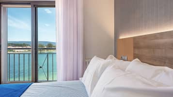 D - Habitación doble con vistas al mar | In-room safe, desk, cribs/infant beds, free WiFi