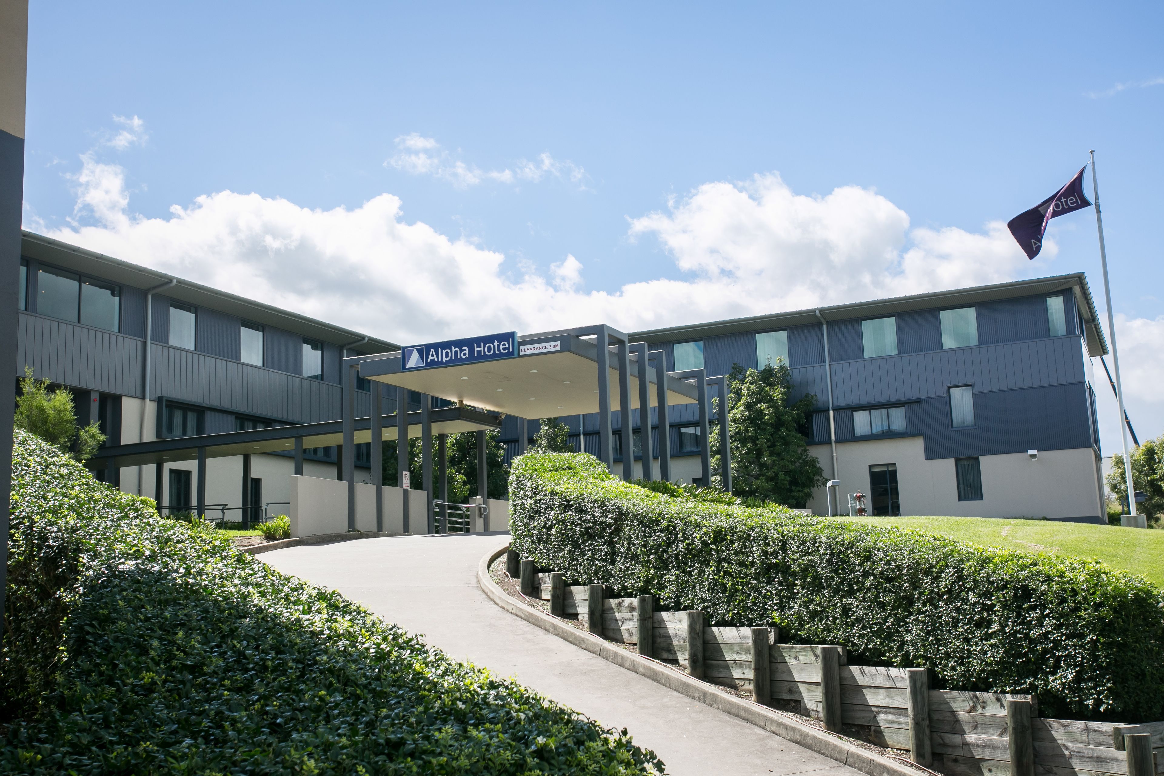 Vista frontal de la propiedad