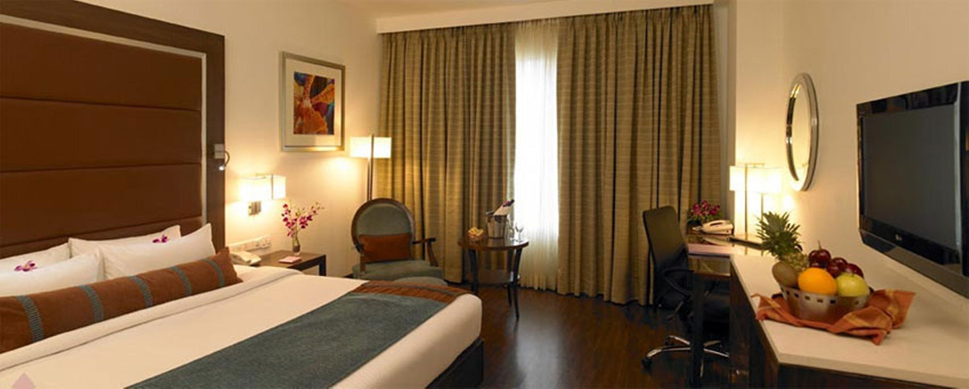 premium bedding, down duvets, minibar, in-room safe