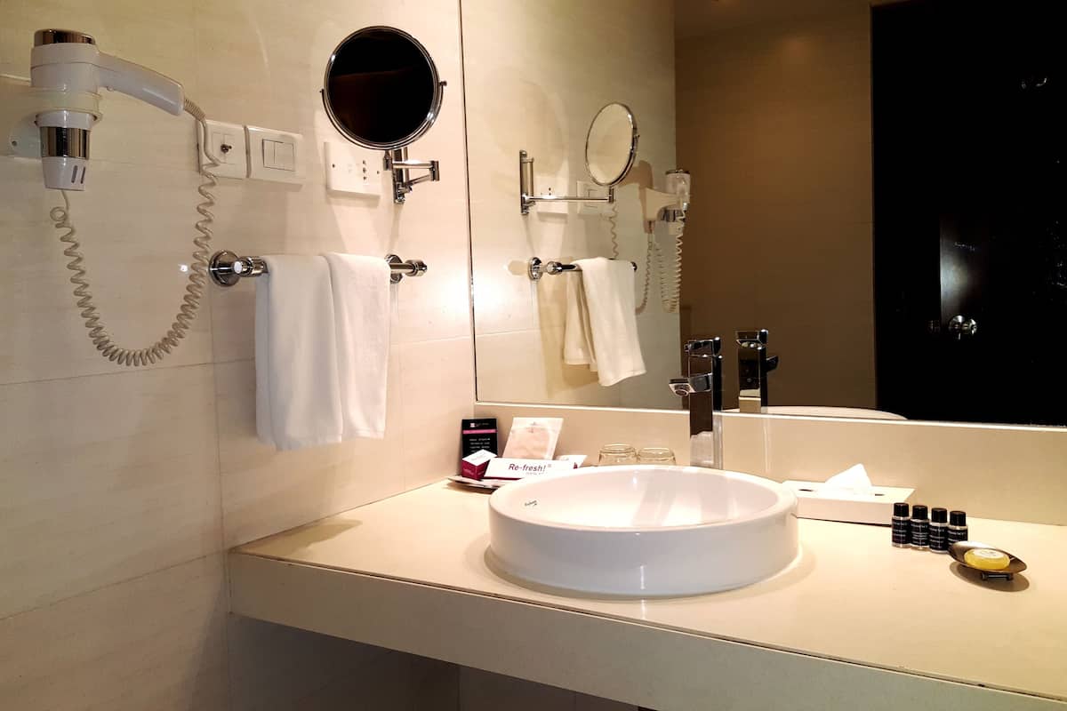 club room with bathtub | bathroom | free toiletries, hair dryer, bathrobes, slippers