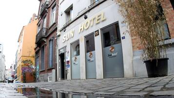 واجهة المنشأة