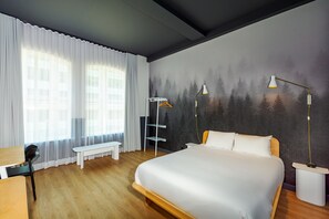 Room, 1 Queen Bed | 1 bedroom, soundproofing, iron/ironing board, travel cot - Hôtel du Jardin by Les Lofts Vieux-Quebec (Québec City)