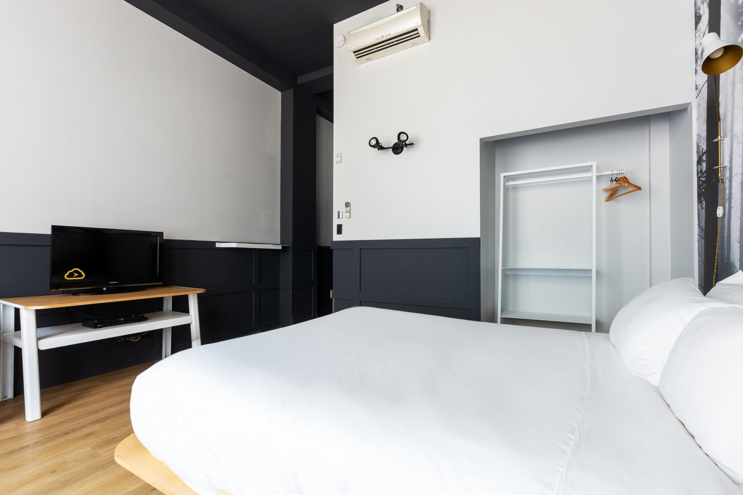 1 bedroom, soundproofing, iron/ironing board, travel cot