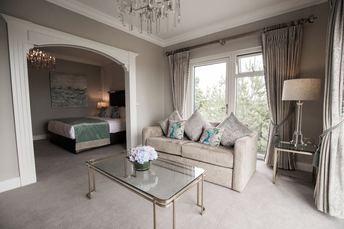 exclusive suite | living area | 32-inch smart tv with digital channels, tv