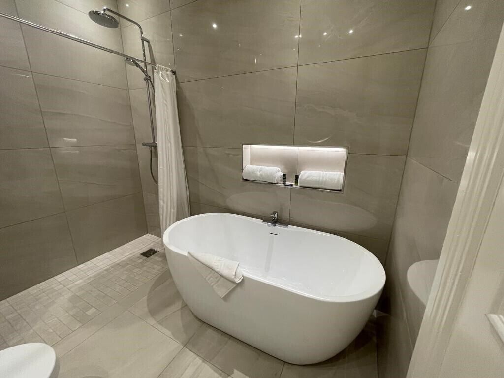 honeymoon double room | bathroom | free toiletries, hair dryer, towels, soap
