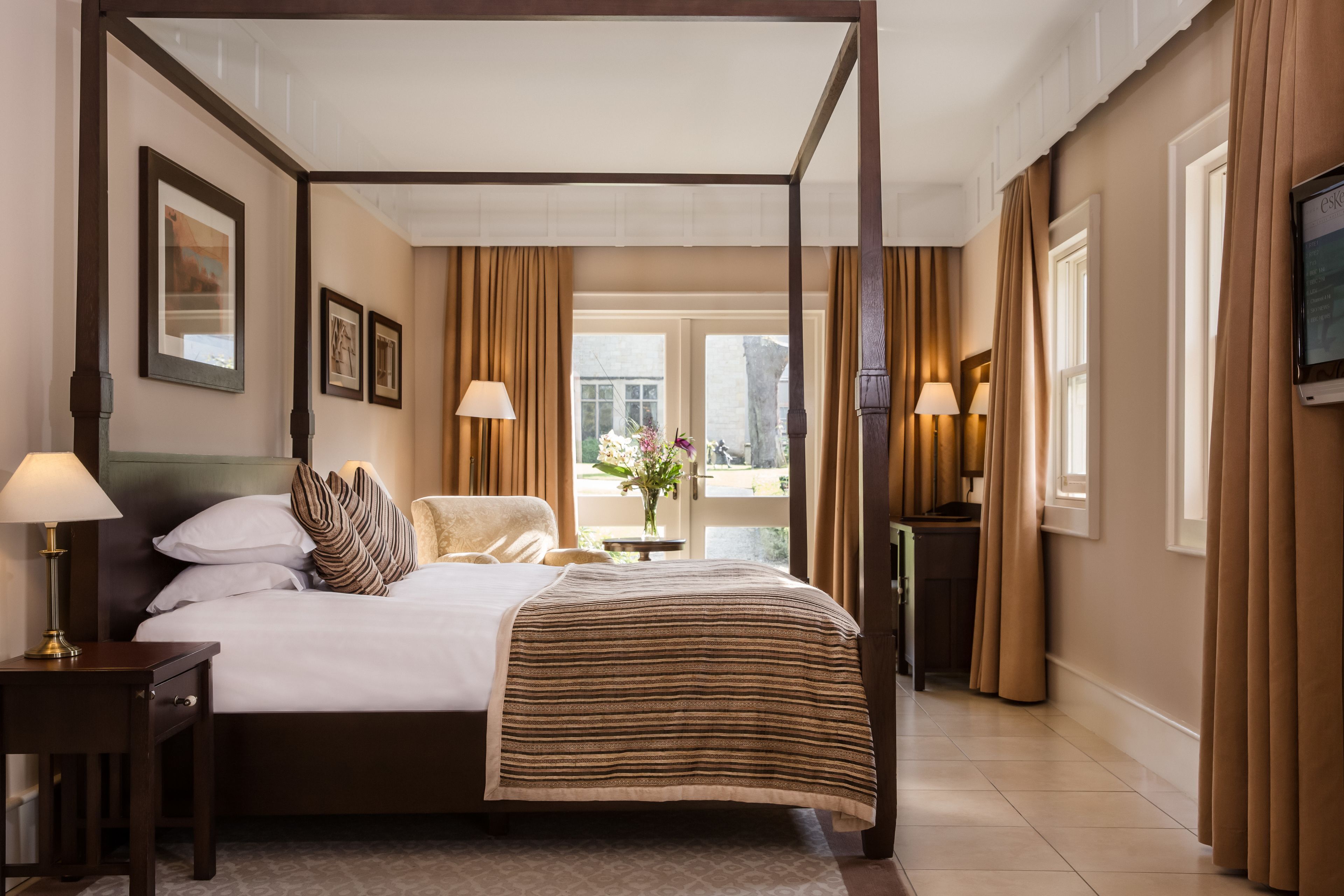 Premium bedding, in-room safe, desk, blackout curtains