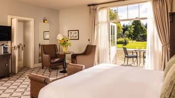 Room, Courtyard Area