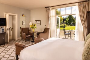 Room, Courtyard Area | Premium bedding, in-room safe, desk, blackout drapes - Lough Eske Castle (Donegal)
