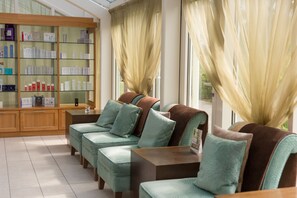 Couples treatment rooms, sauna, hot tub, body treatments, aromatherapy