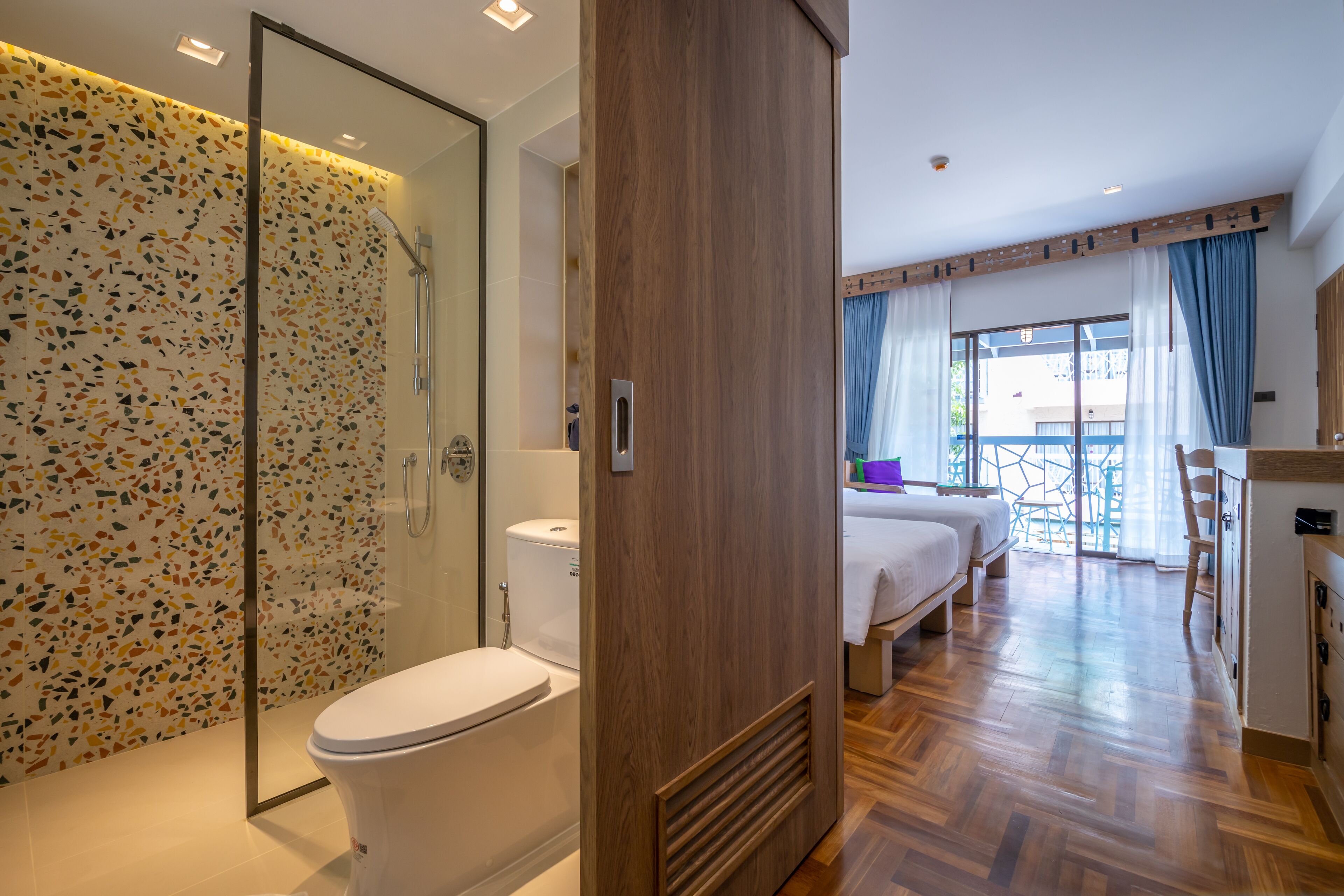 superior room, 1 double or 2 single beds | bathroom | free toiletries, hair dryer, bathrobes, slippers