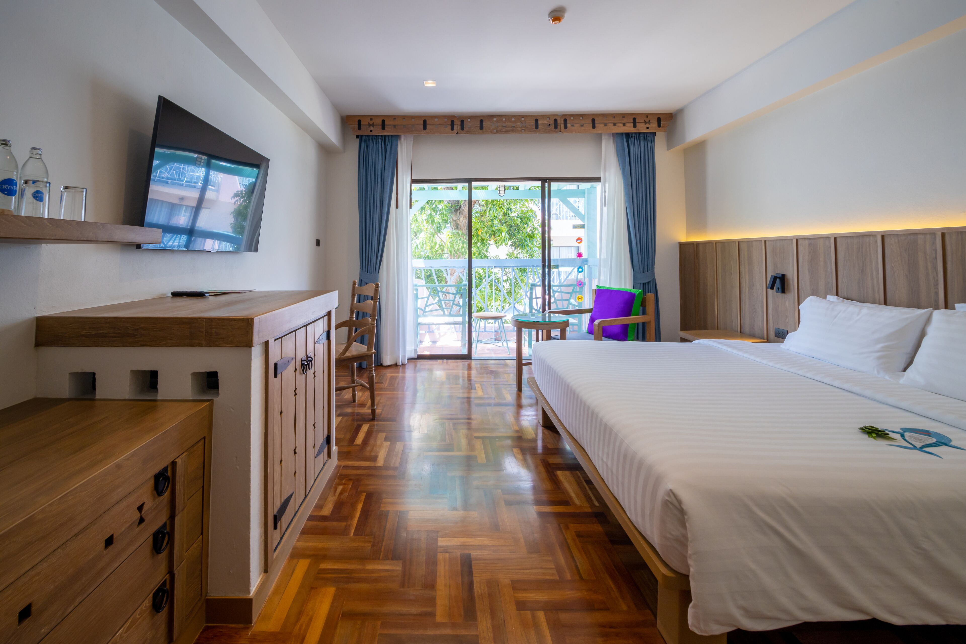 superior room, 1 double or 2 single beds | 1 bedroom, minibar, in-room safe, desk