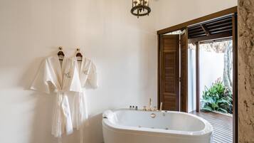 Superior Pool Villa, 1 Bedroom | Badezimmer