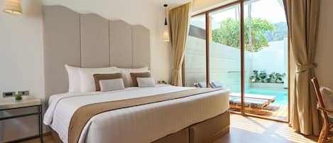 Pool Villa, 1 Bedroom | ミニバー、セーフティボックス (室内)、客室ごとに異なる装飾、デスク